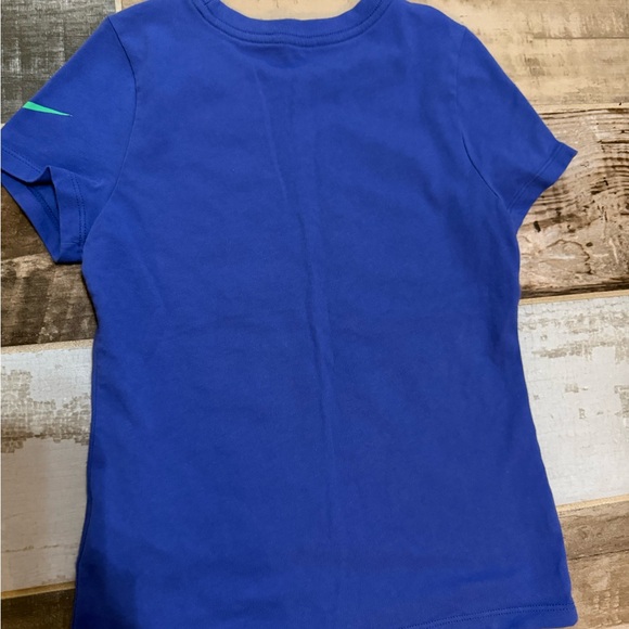 Nike Kids Short Sleeve Tee in Purple/Blue with Green Graphics - Picture 2 of 3